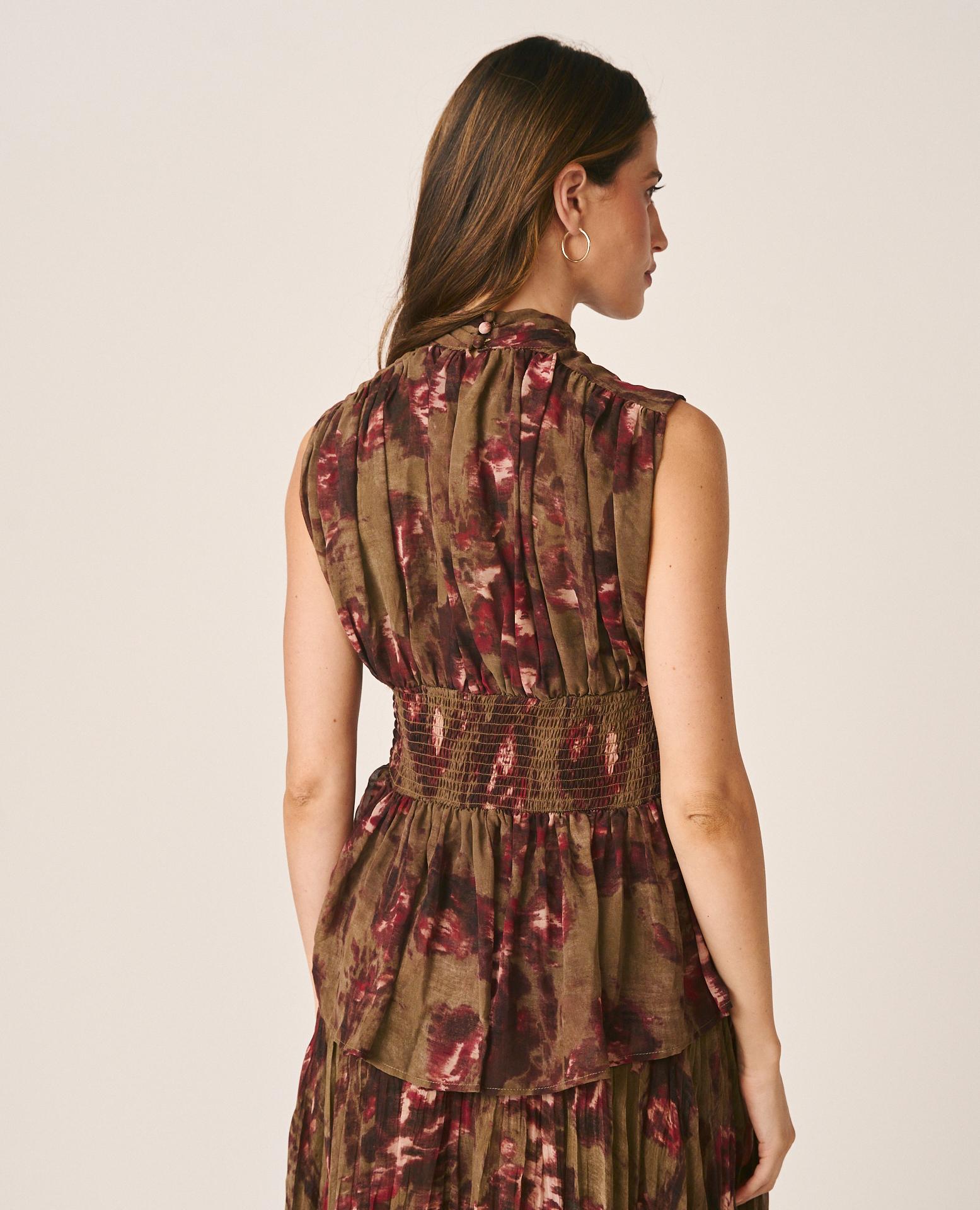 alma-en-pena-printed-sleeveless-blouse-rmellose-bluse-khaki-print-peplum image 8
