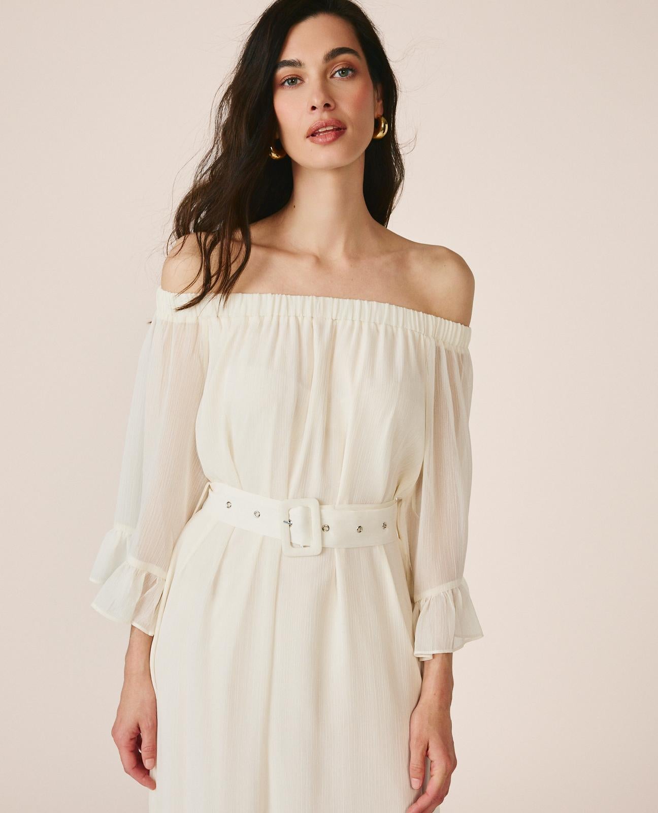 alma-en-pena-midi-kleid-mit-volant-rmeln-und-bardot-ausschnitt-in-wei image 4