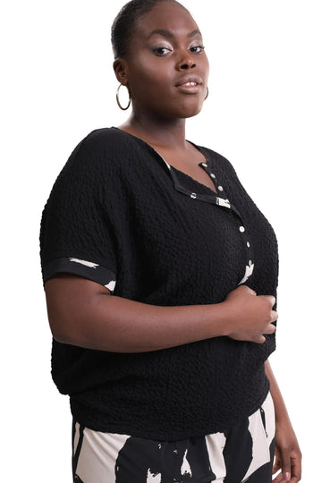 alembika-henley-crepe-top-schwarz-knopfleiste image 3