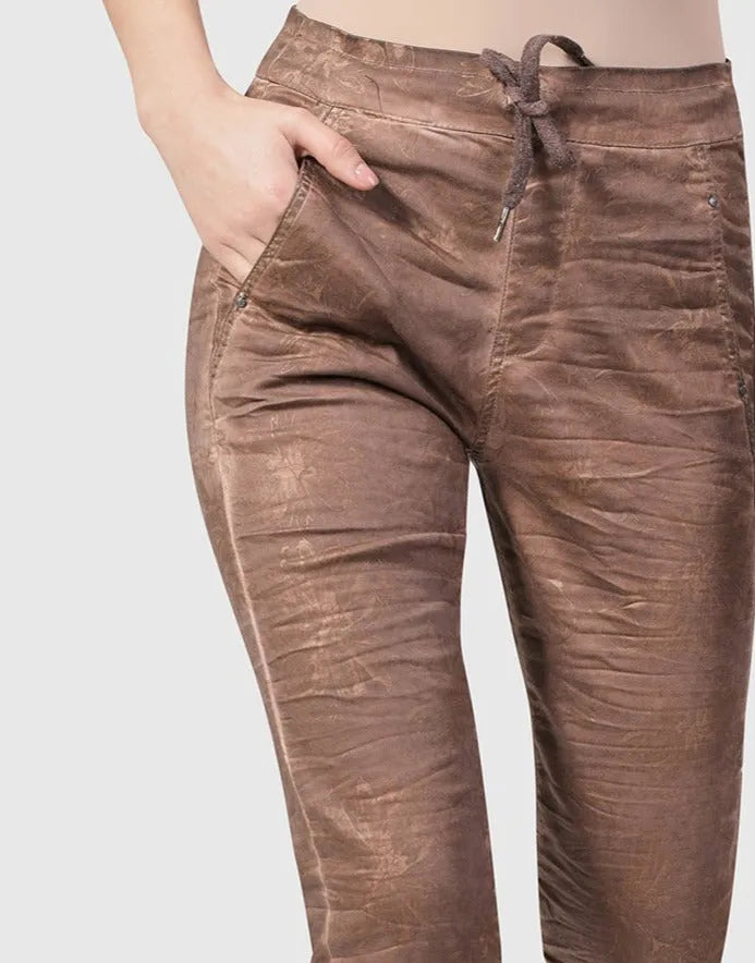 alembika-iconic-stretch-jeans-brown-wash image 1