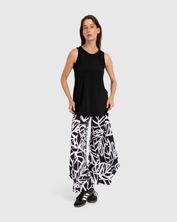 alembika-essential-sleeveless-top-schwarz image 6