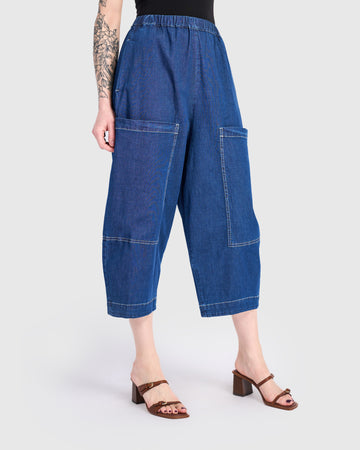 alembika-bold-barrel-capri-hose-denim image 3