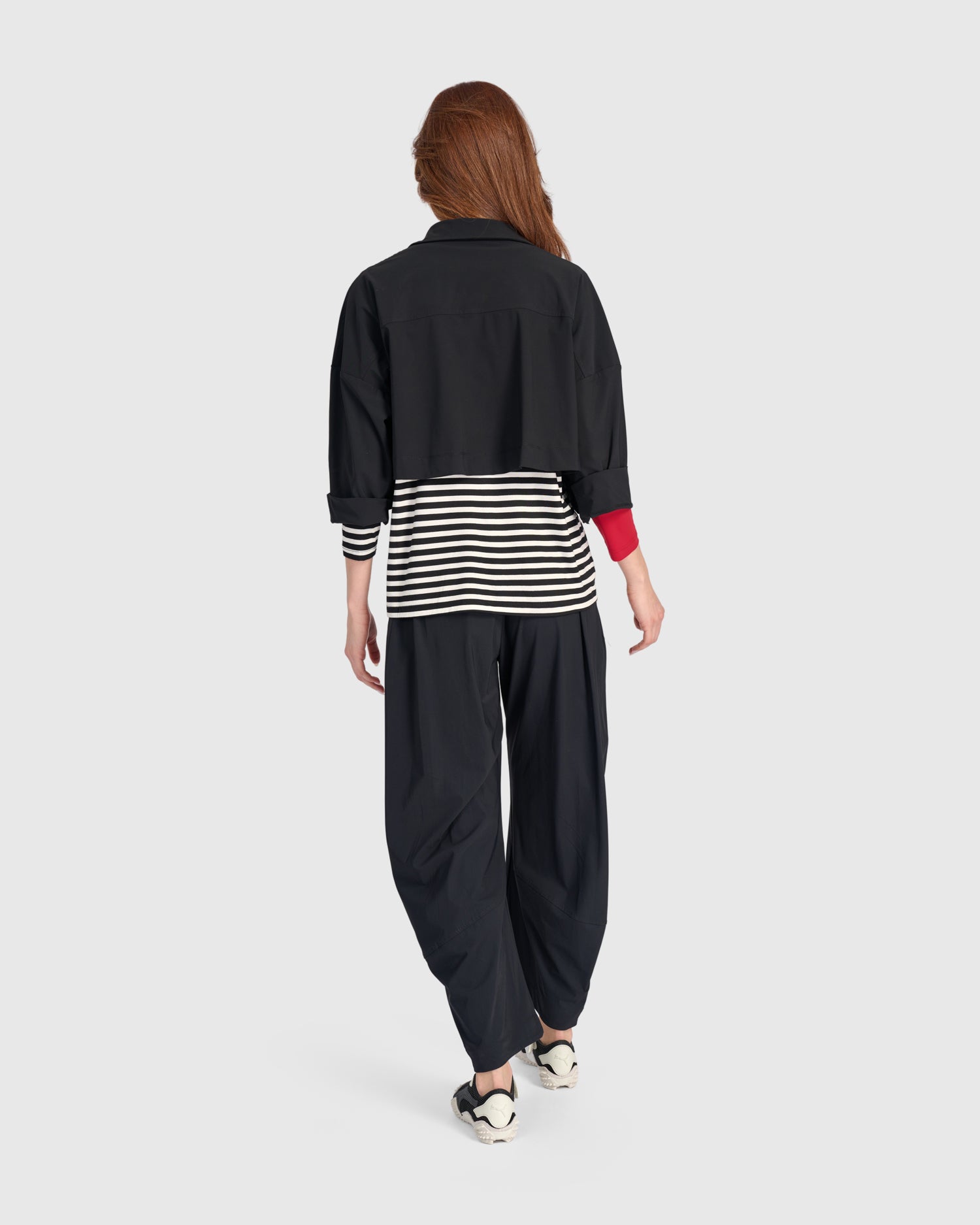 alembika-tekbika-crop-utility-topper-black image 4