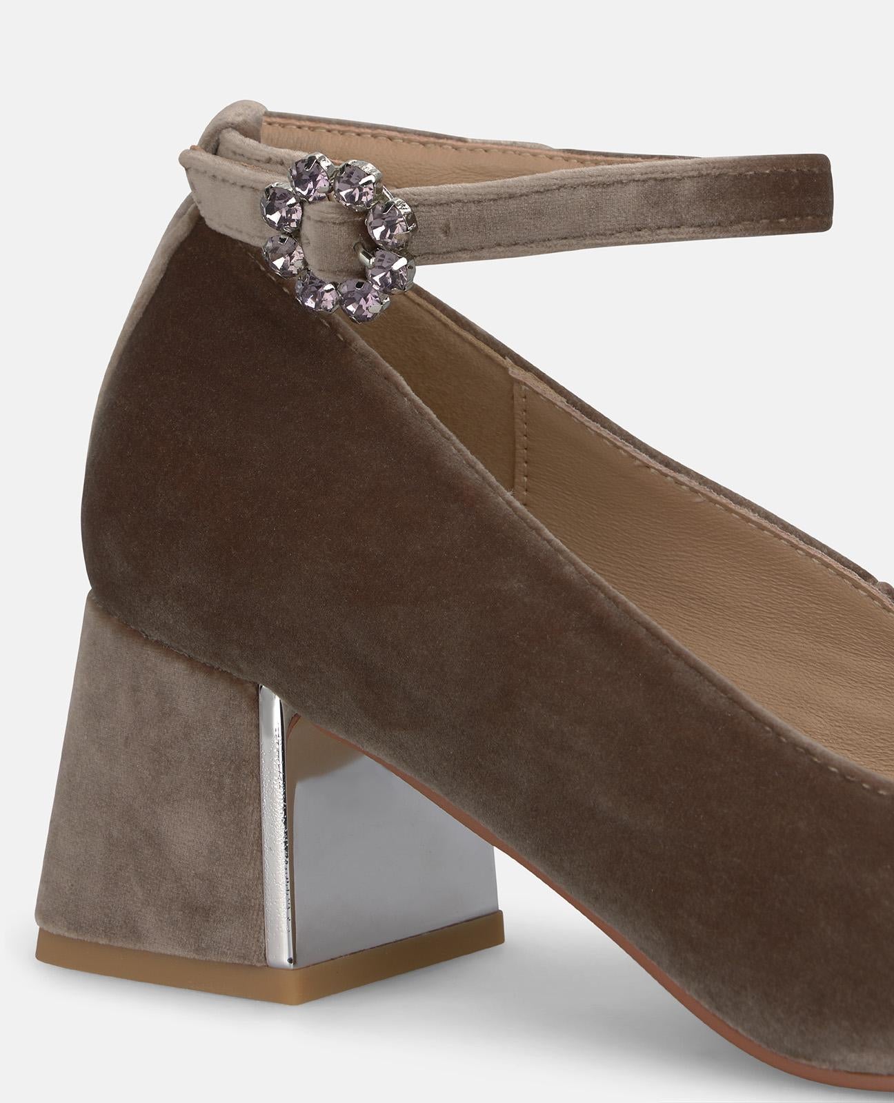 alma-en-pena-velvet-shoes-mit-kn-chelriemen-pumps-vis-n image 4