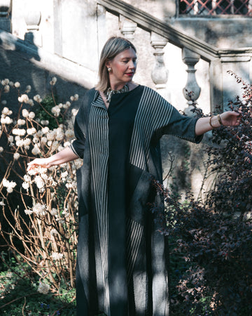 alembika-urban-daybreak-oversized-maxikleid-slate-stripes image 8
