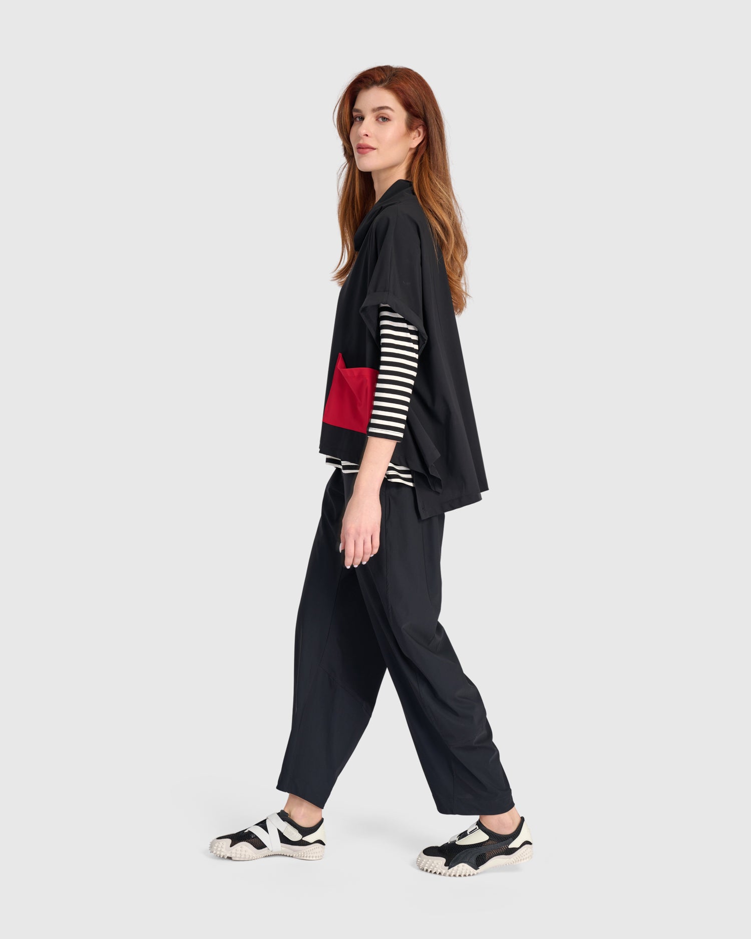 alembika-tekbika-trapeze-topper-black-red-a-linien-weste image 3