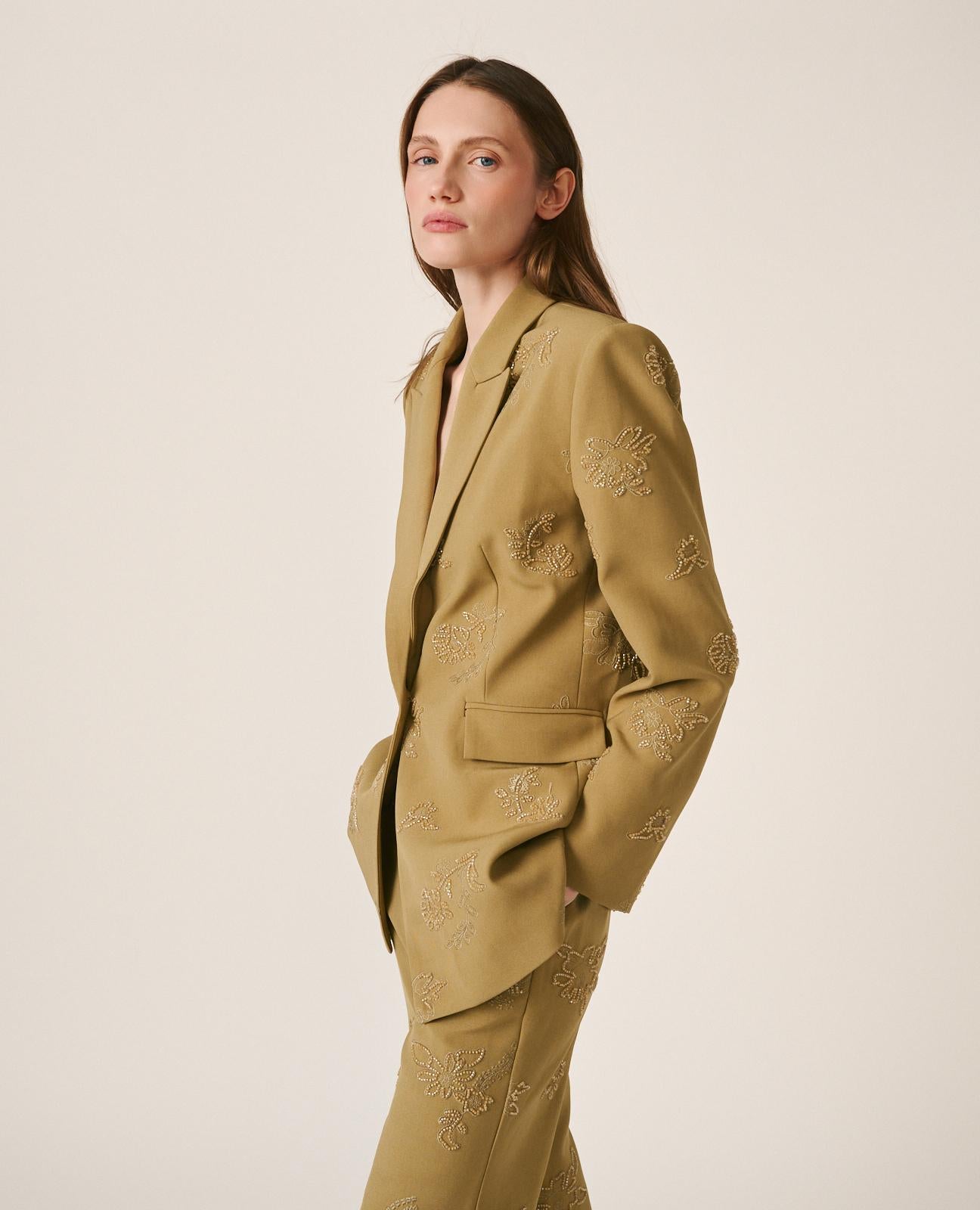 alma-en-pena-crepe-blazer-caqui-lang-mit-knopfverschluss image 1