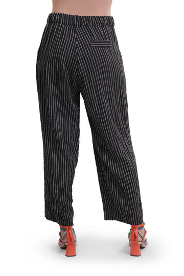 alembika-sp130p-pinstripe-pants-black-hose-mit-b-gelfalte image 3