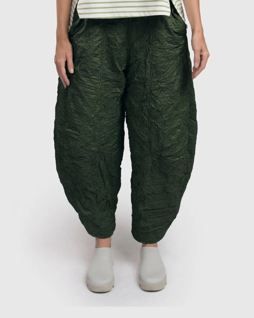alembika-urban-pinstripe-crinkle-lantern-pants-forest-black image 1
