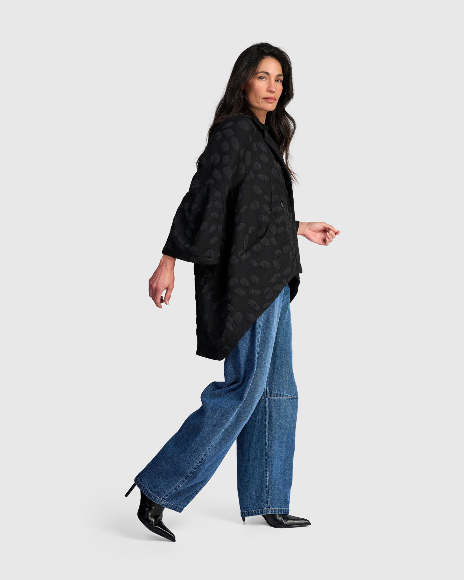 alembika-castellan-jacke-black-spots-cocoon-kurzmantel image 3