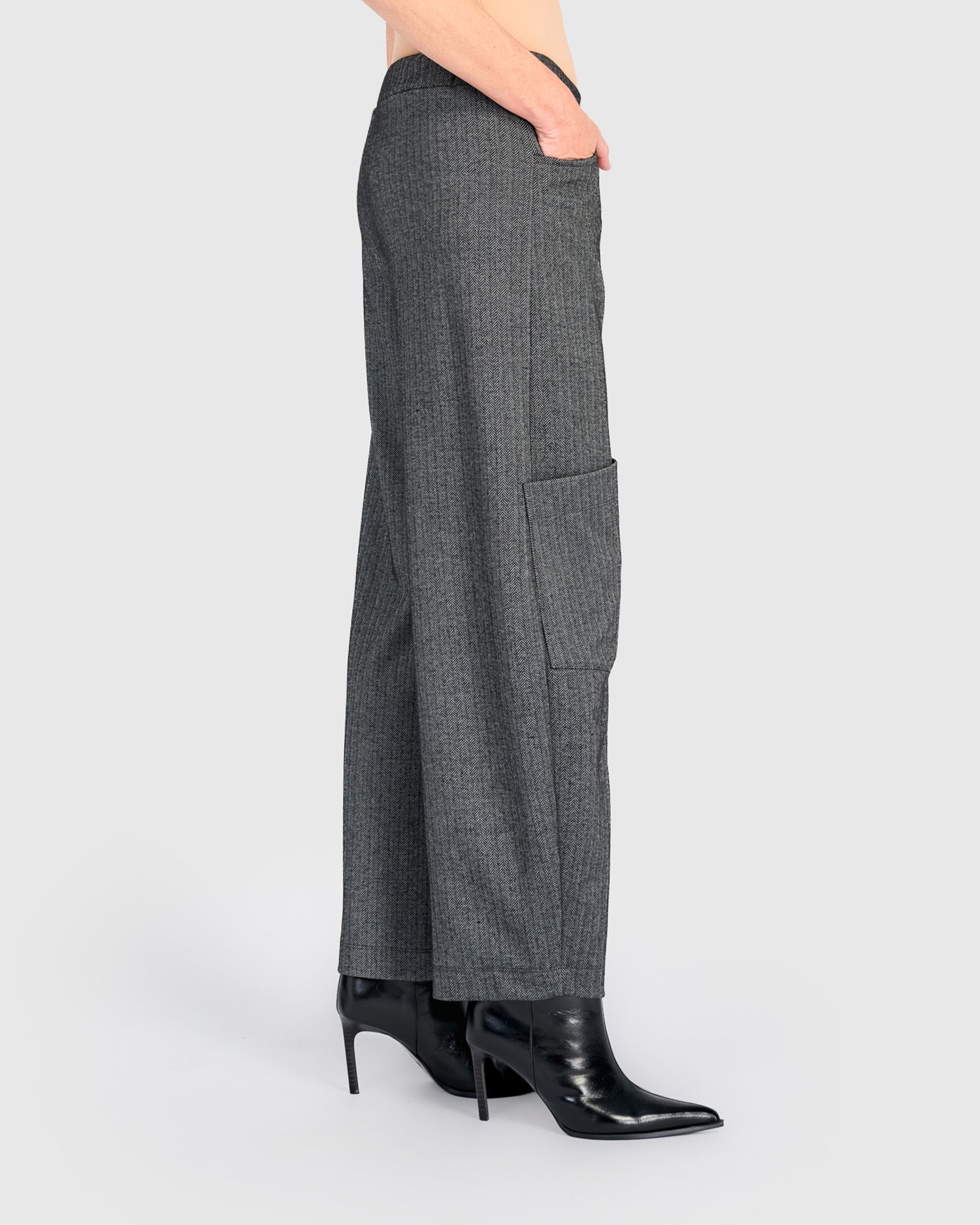 alembika-studio-pocket-herringbone-hose-steel image 4
