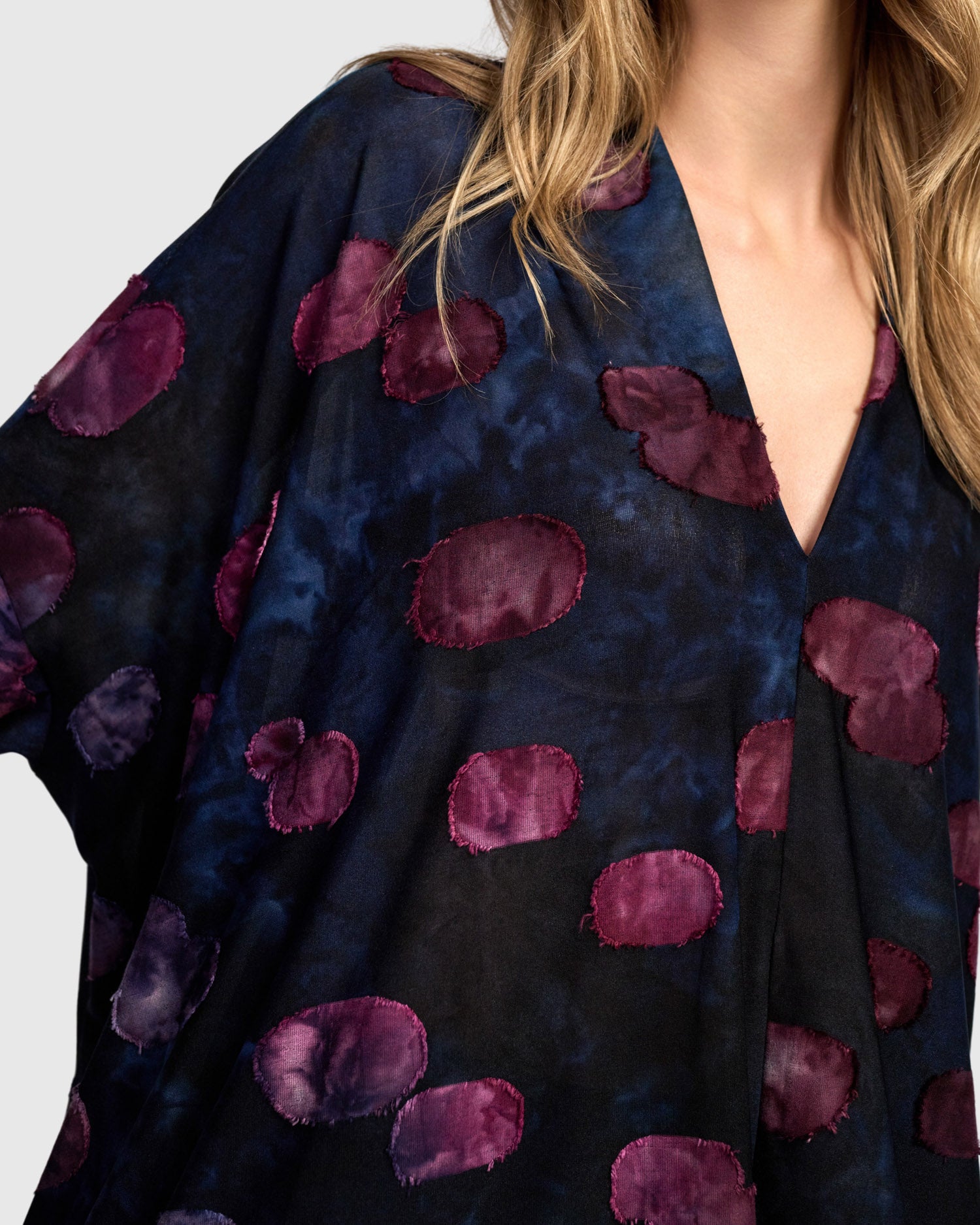 alembika-caprice-oversized-tunika-midnight-wine image 3