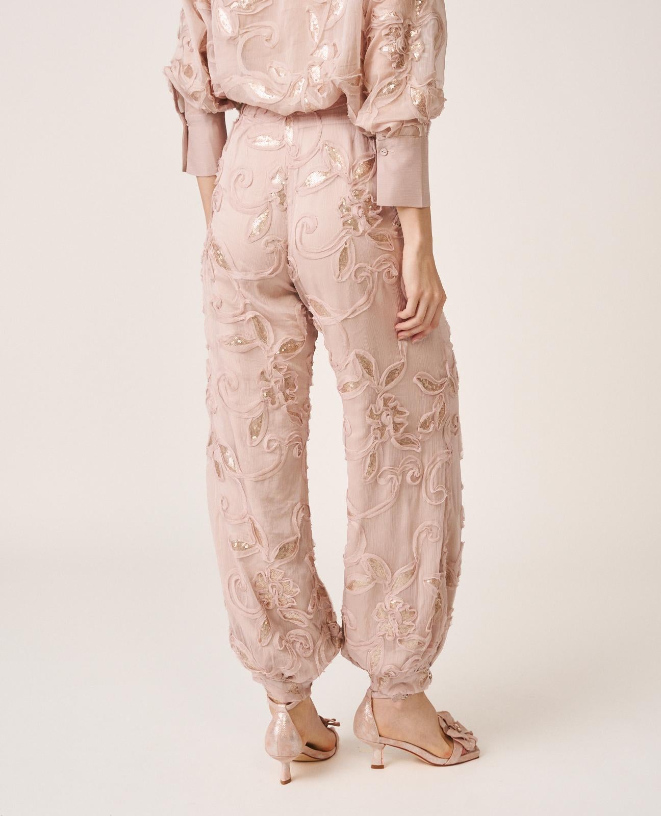 alma-en-pena-hose-floral-rosa-kn-chellang image 6
