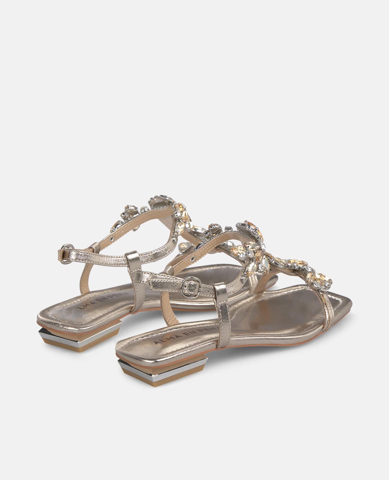 alma-en-pena-sandalen-bronze-flach-mit-schmucksteinen-und-2-cm-absatz image 3