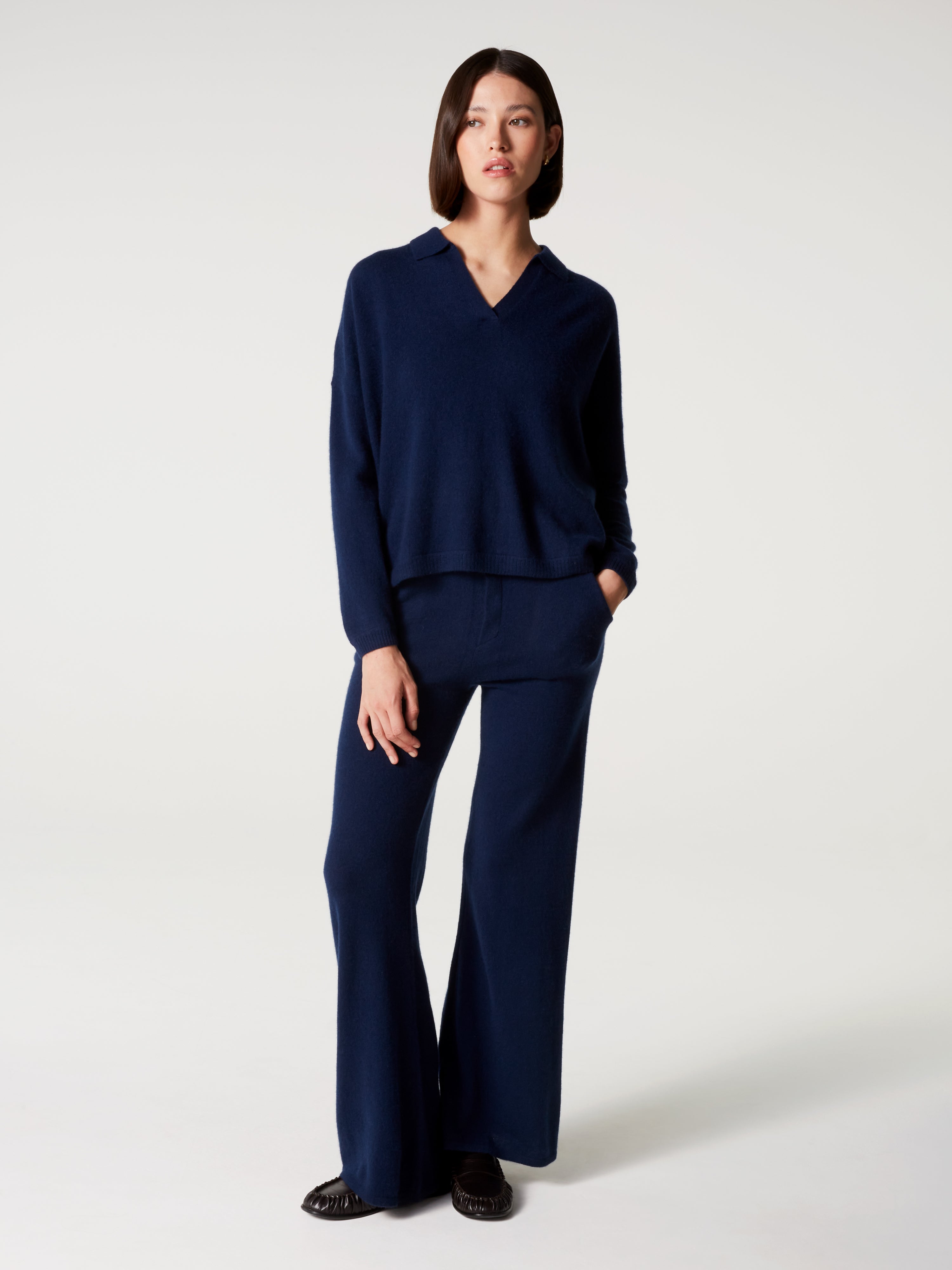 absolut-pantalon-anneli-damen-kaschmirhose-navy-ausgestellt image 2