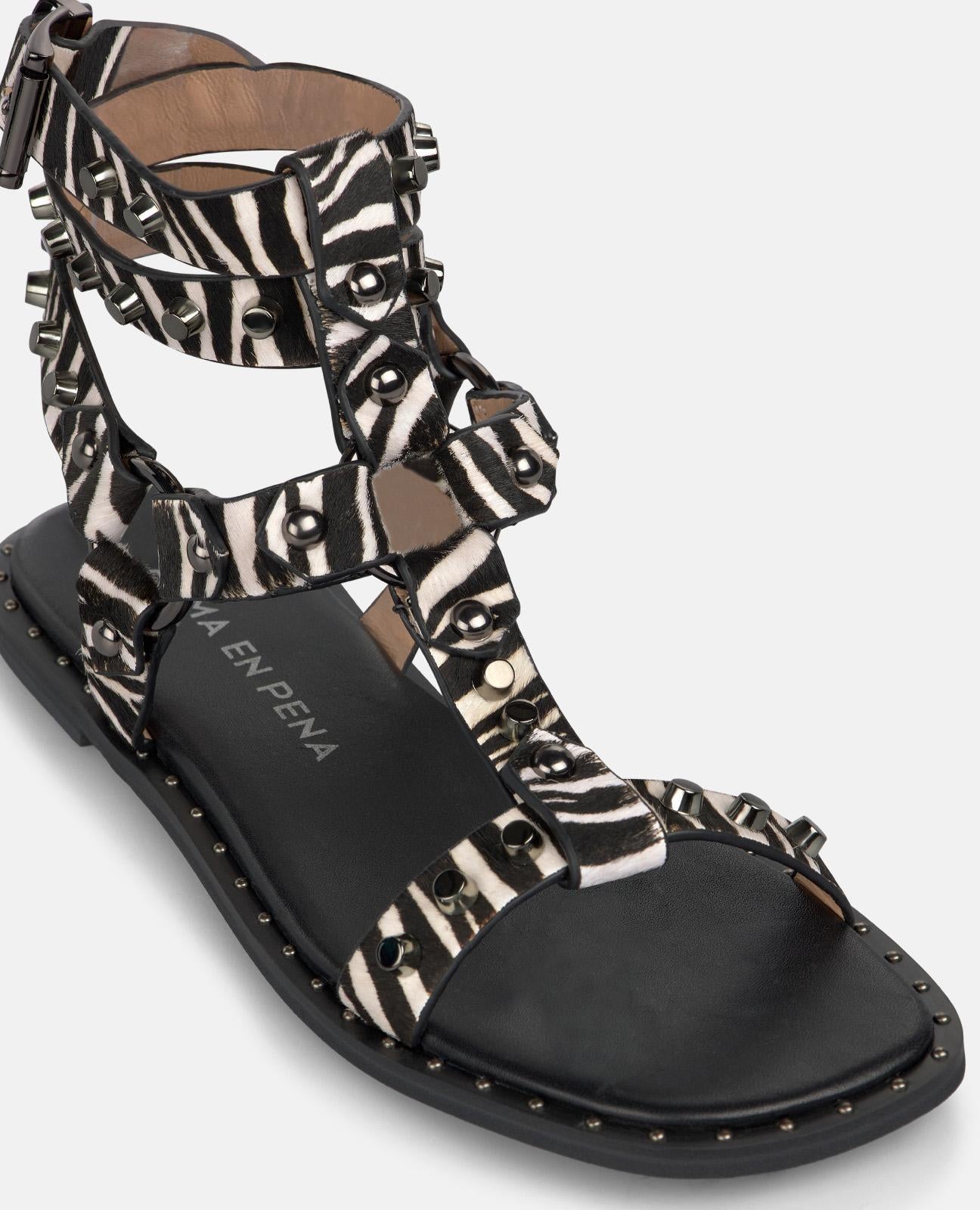 alma-en-pena-greek-style-sandals-with-studs-plateausandale-wei image 4
