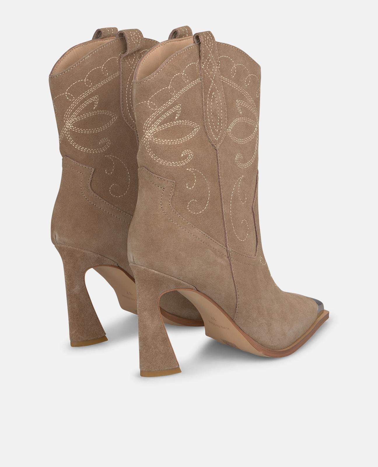alma-en-pena-stiefelette-vison-mit-stickerei-spitzer-zeh-trichterabsatz-9-5-cm image 3