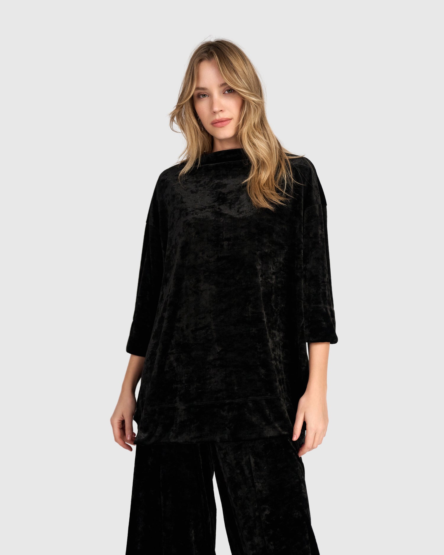 alembika-crushed-velvet-trapeze-top-schwarz-tunika image 4