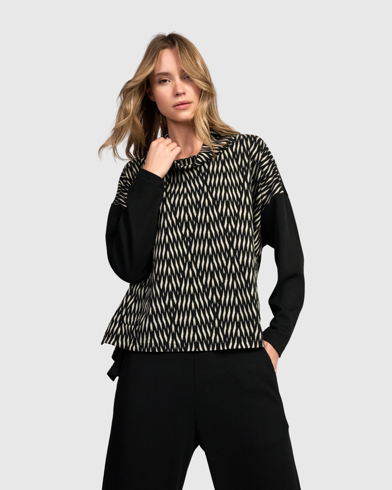 alembika-gesture-trapeze-top-at842f-top-zebra image 1