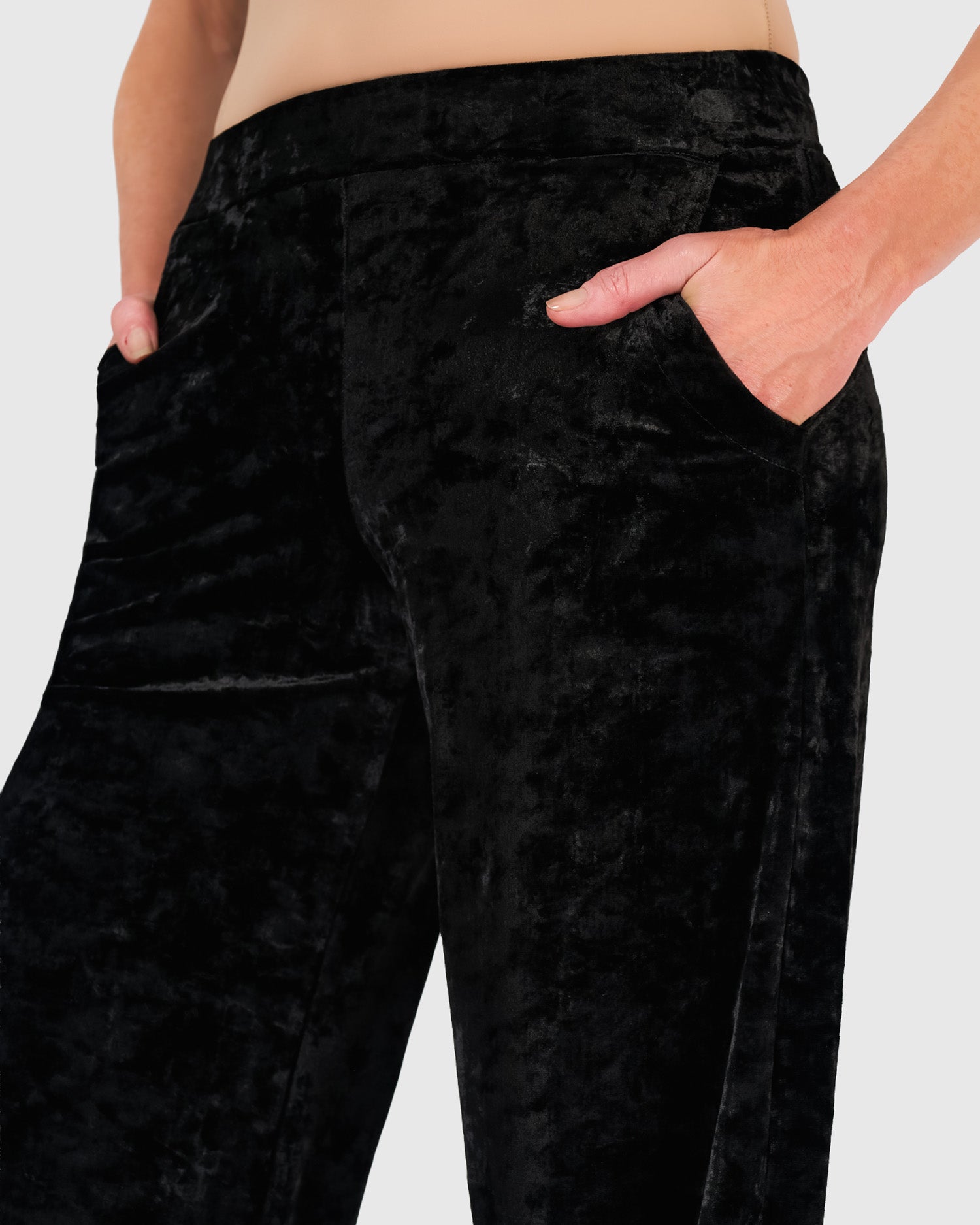 alembika-crushed-velvet-flow-pants-schwarz image 3