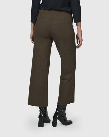 alembika-essential-cropped-hose-braun image 2