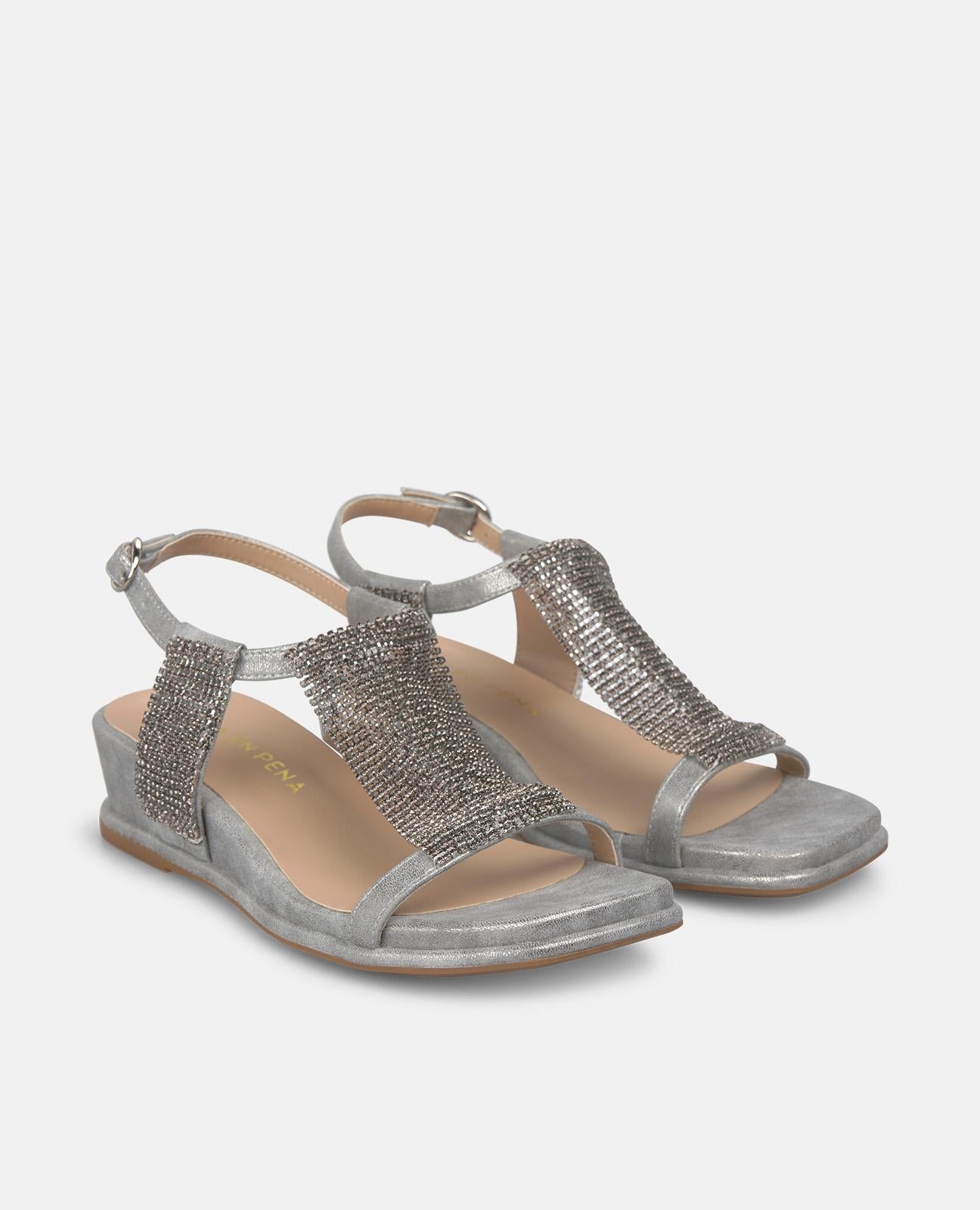 alma-en-pena-keilsandalen-silber-mit-zierstein-und-kn-chelriemen-4-cm image 2