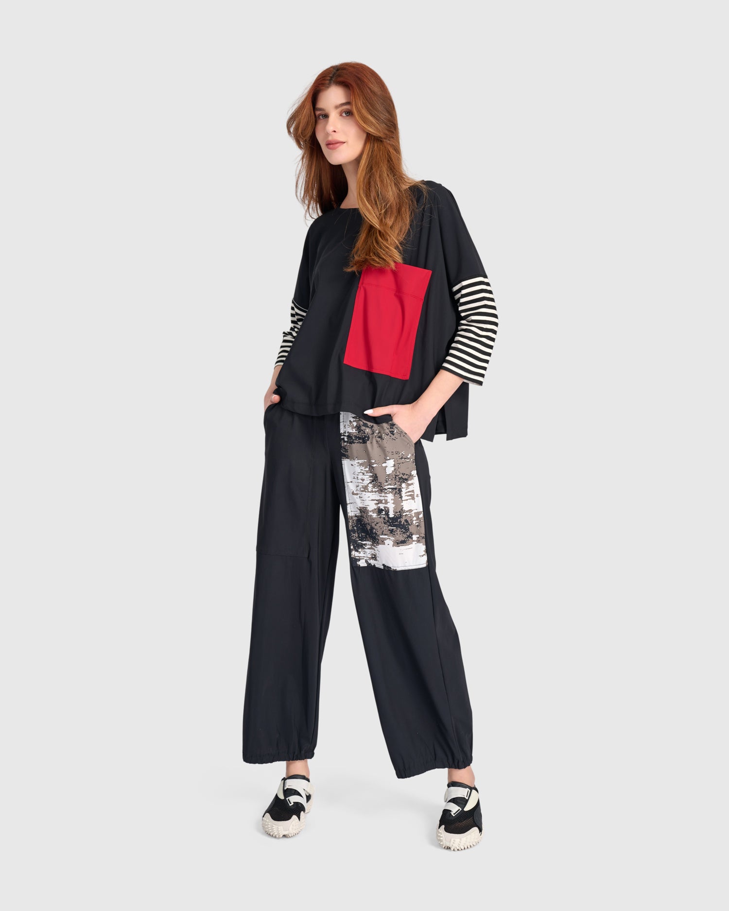 alembika-tekbika-axis-lantern-pants-black-graphic image 3