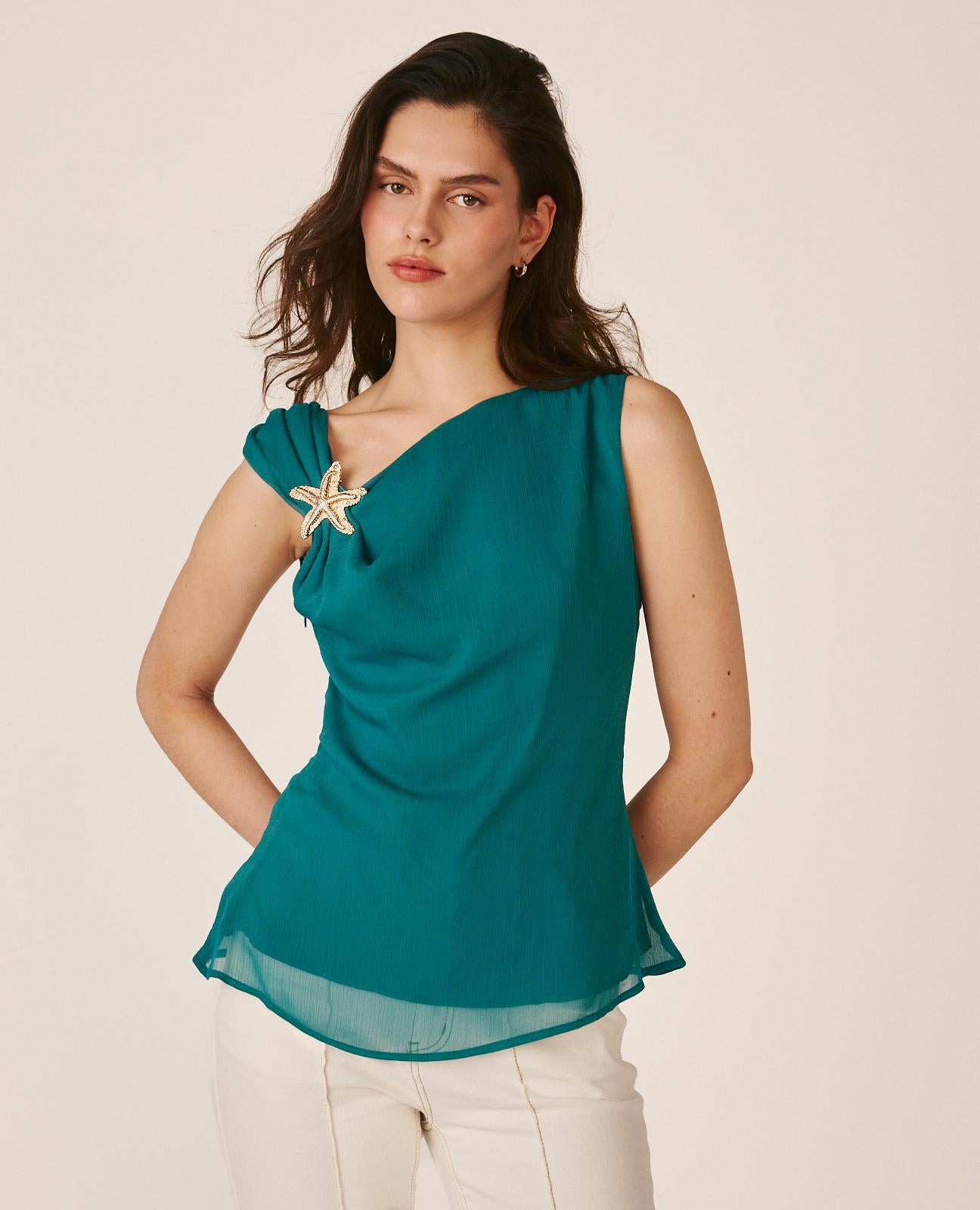 alma-en-pena-asymmetrisches-top-mit-seestern-spange-blau image 4