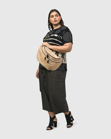 alembika-on-the-go-large-sling-bag-nude-ledertasche-umh-ngetasche image 5