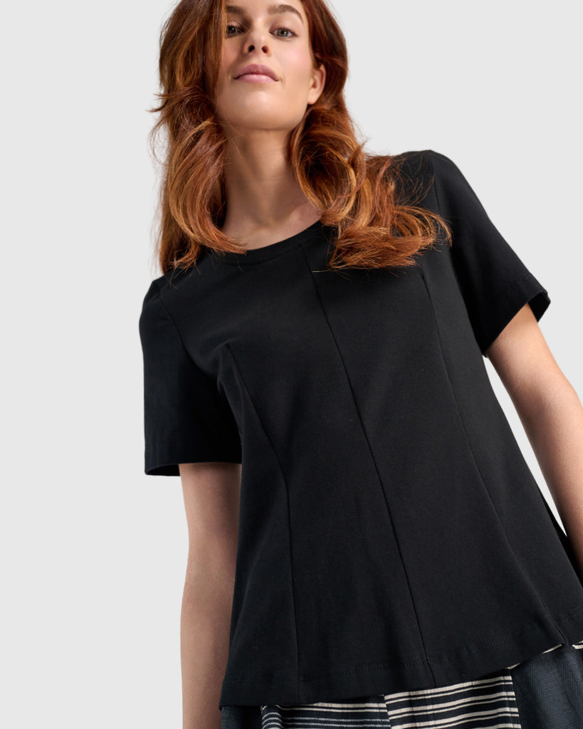 alembika-essential-shaped-tee-damen-schwarz-kurzarm image 1