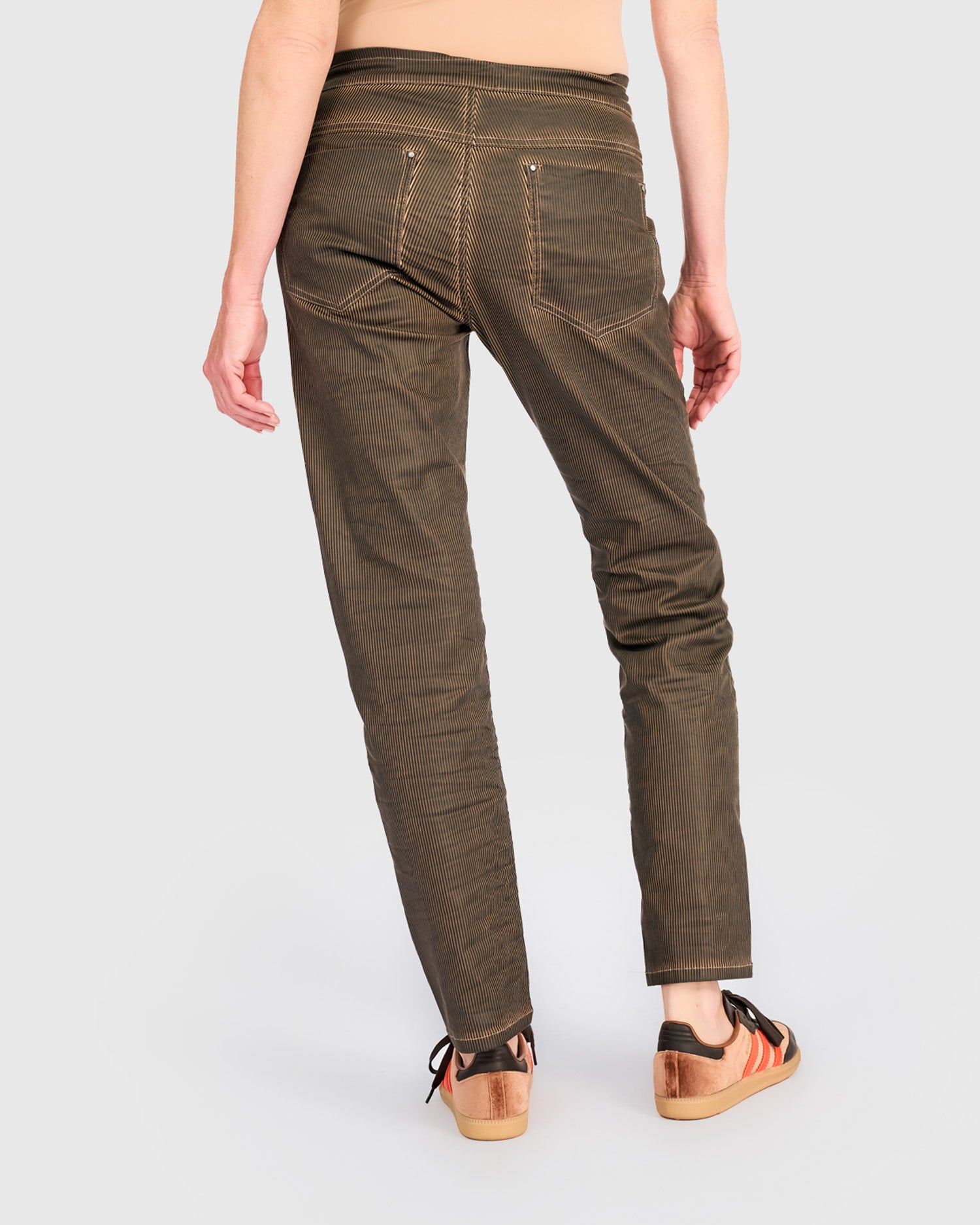 alembika-pinstripe-iconic-stretch-jeans-hickory image 4
