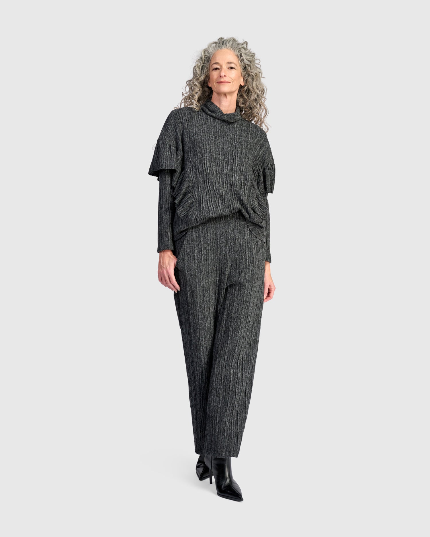 alembika-urban-retro-ruffle-top-graphite-strick-rollkragen-mit-r-schen image 7