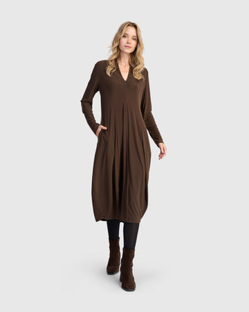 alembika-essential-slinky-cocoon-dress-sepia-midi-kleid image 8