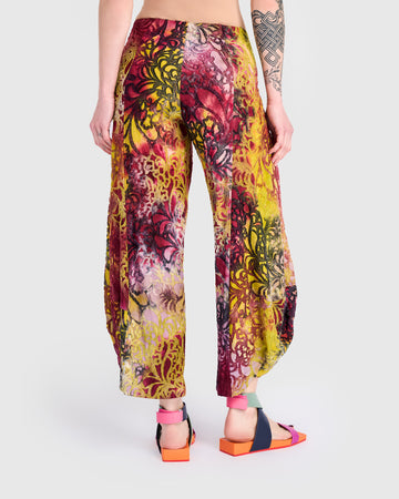 alembika-groove-punto-hose-laterne-raspberry-gold image 5