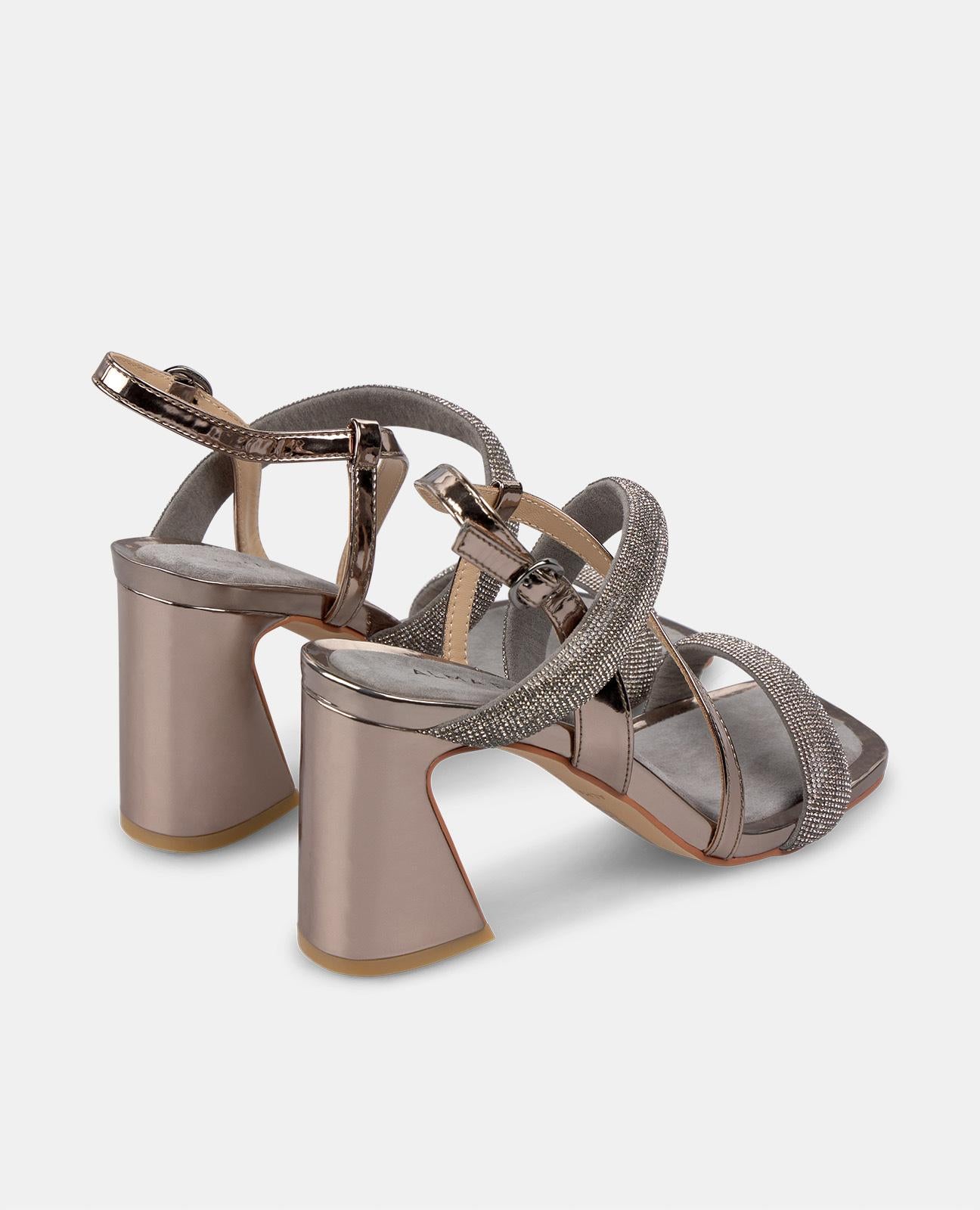 alma-en-pena-riemchen-sandalette-silber-blockabsatz-9-8-cm-eckig image 3
