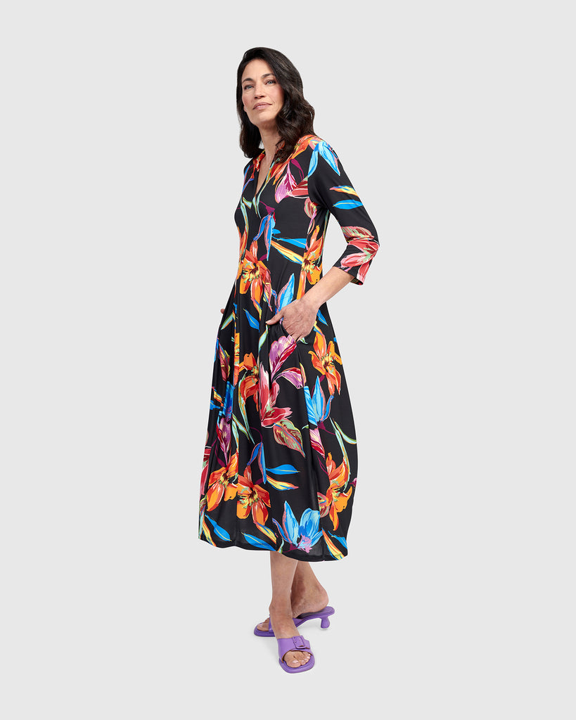 alembika-hibiscus-cocoon-kleid-bloom-midi image 1