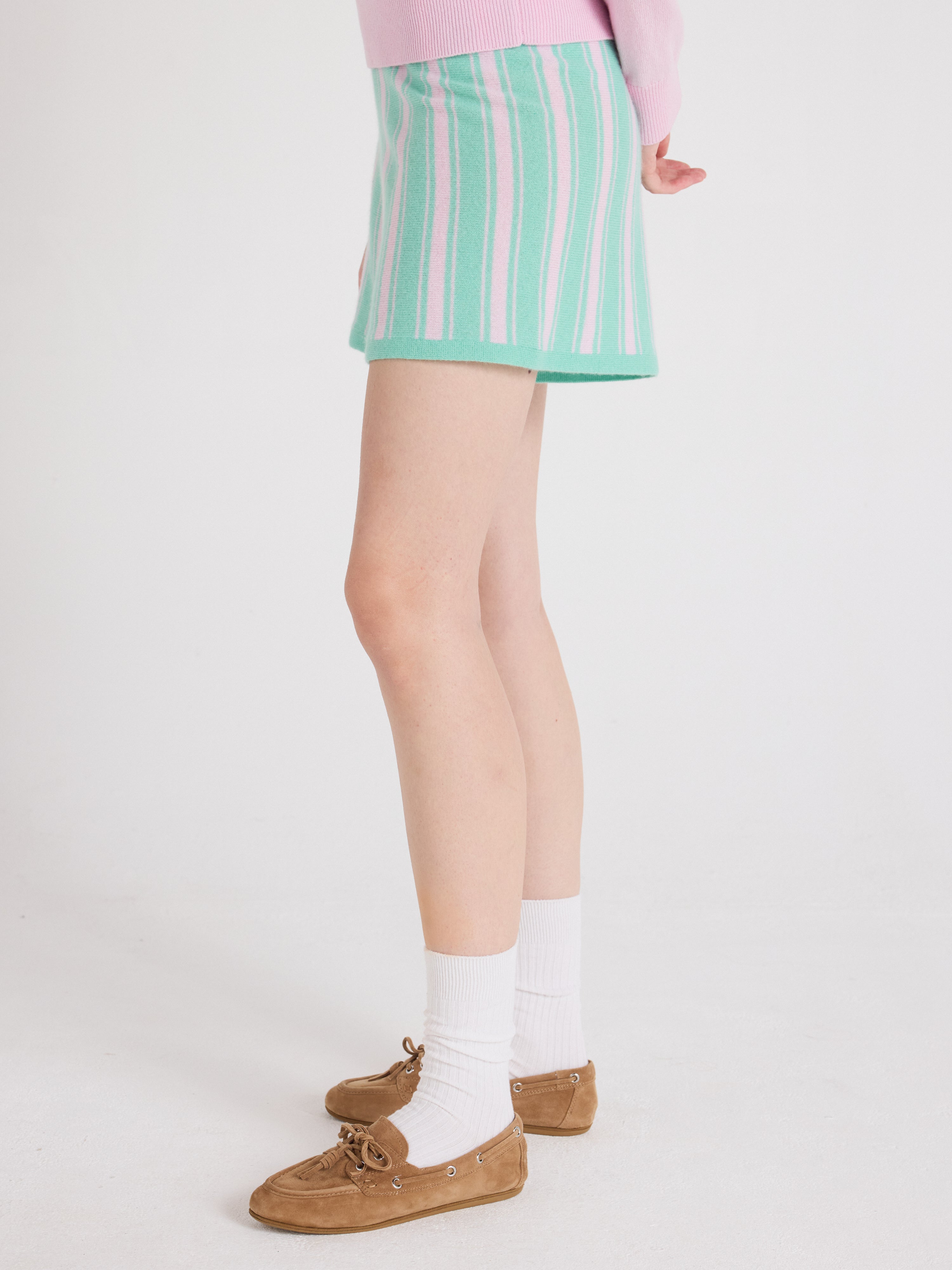absolut-tyra-shorts-aus-kaschmir-mit-streifen-blossom image 3