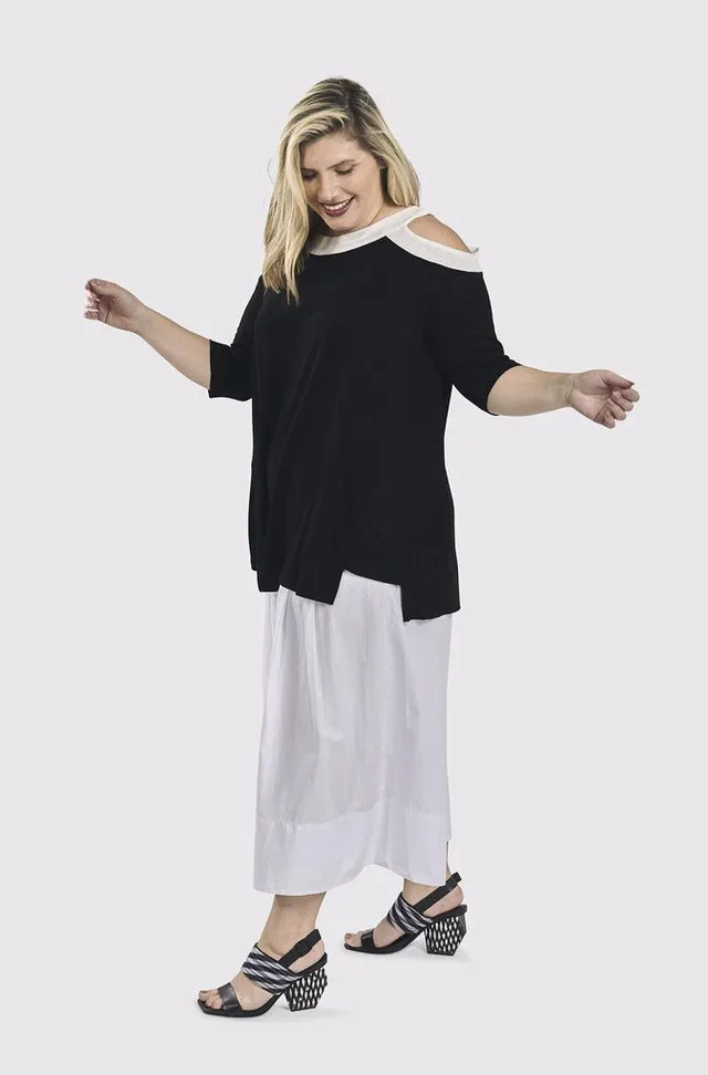 alembika-breeze-trapeze-top-black-trapeze-top image 1