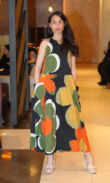alembika-dina-rmelloses-maxi-kleid-floral image 4