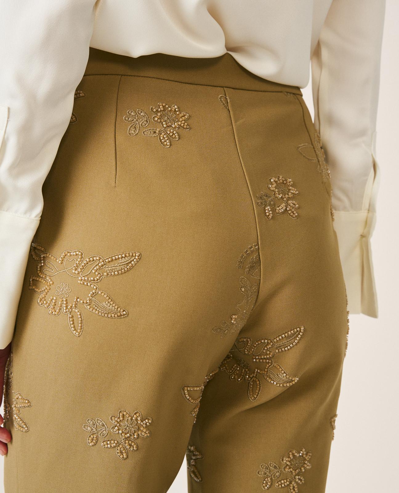 alma-en-pena-crepe-pants-damen-hose-crepe-blumestickerei-caqui image 5
