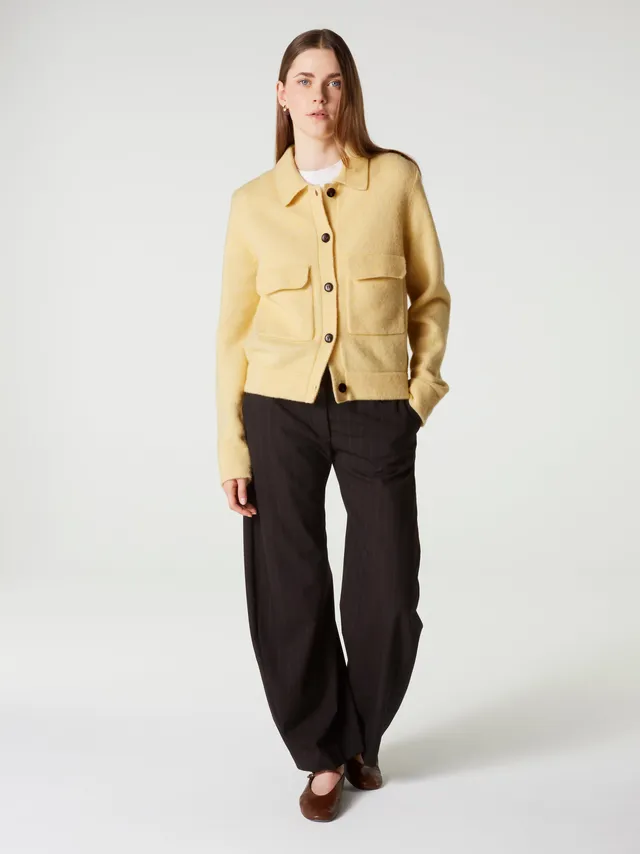 absolut-maiwen-wolljacke-damen-hellgelb-hemdkragen image 1