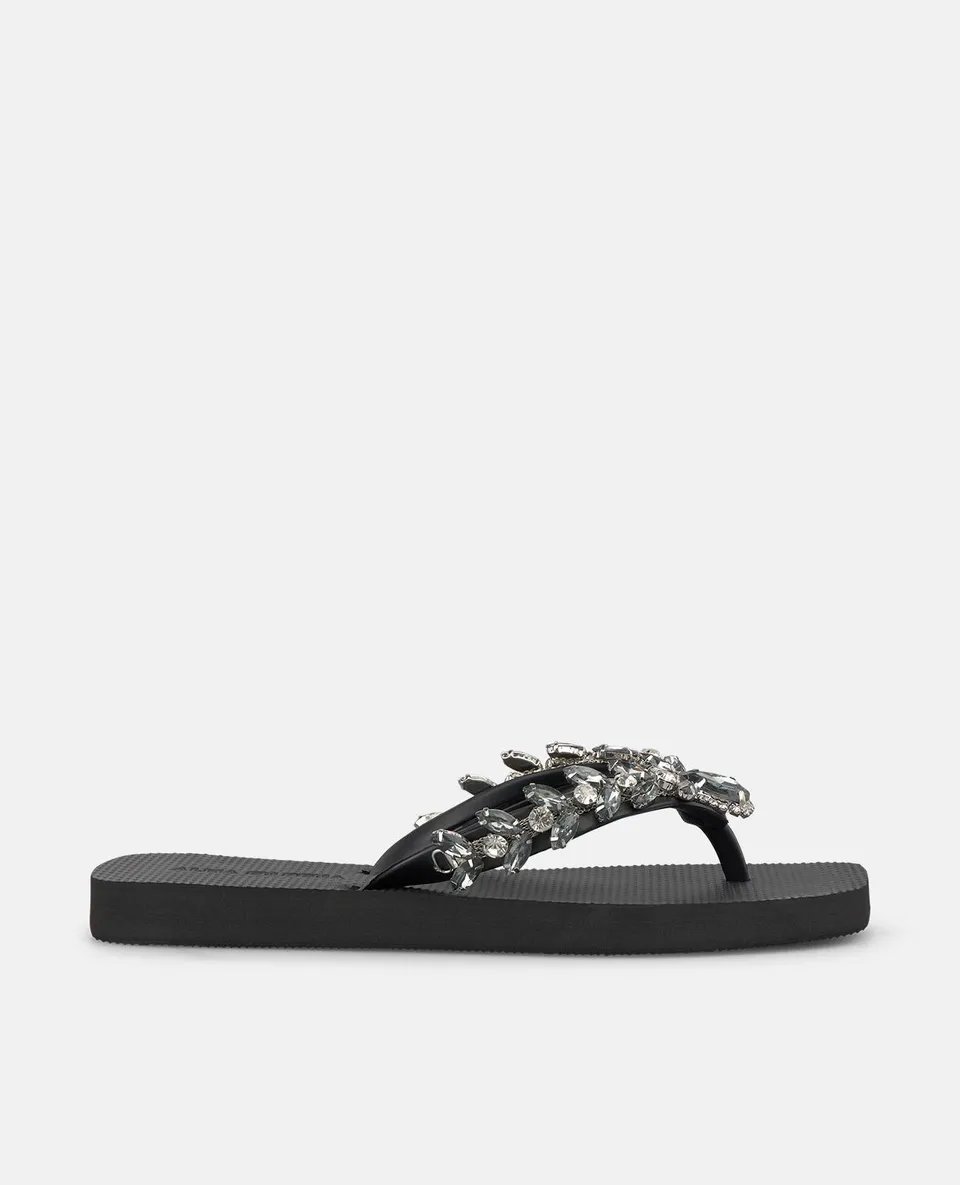 alma-en-pena-t-strap-beach-sandal-damen-flip-flops-schwarz-mit-metall-deko image 1