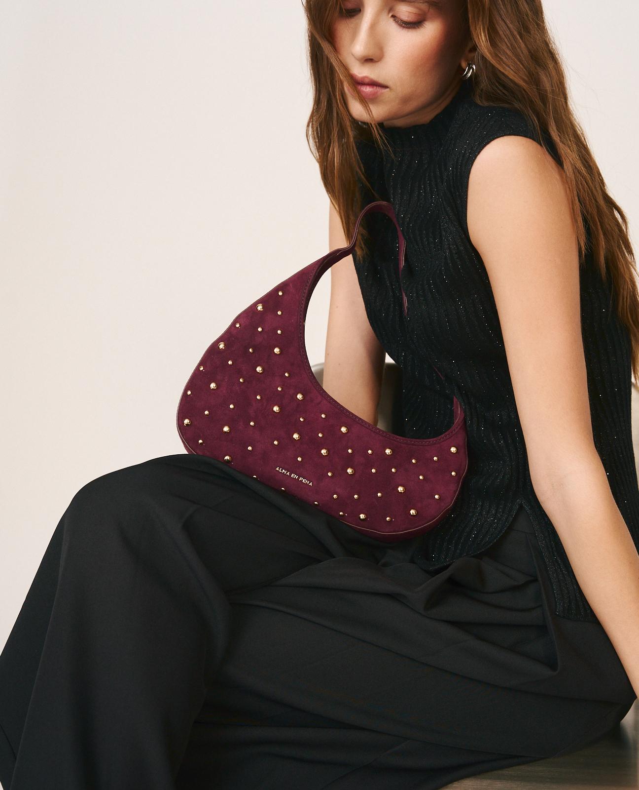 alma-en-pena-alfa-64788-hobo-bordeaux-nappa-wildleder-mit-nieten image 3