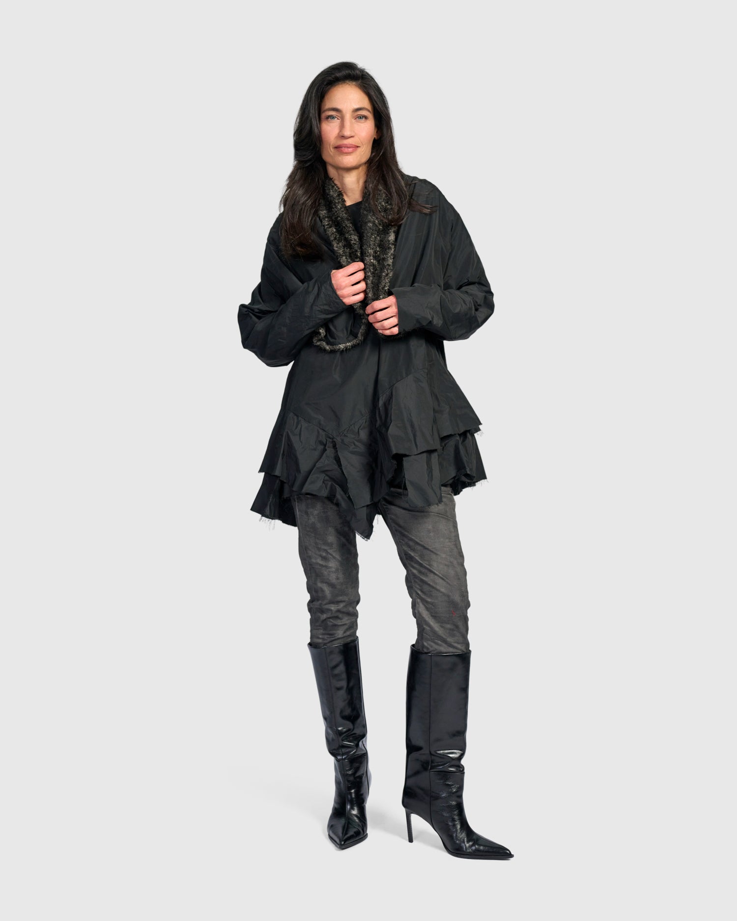 alembika-urban-lav-shrug-jacke-black image 6