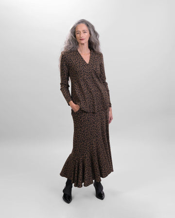 alembika-chiu-v-neck-top-pullover-shirt-brown image 8