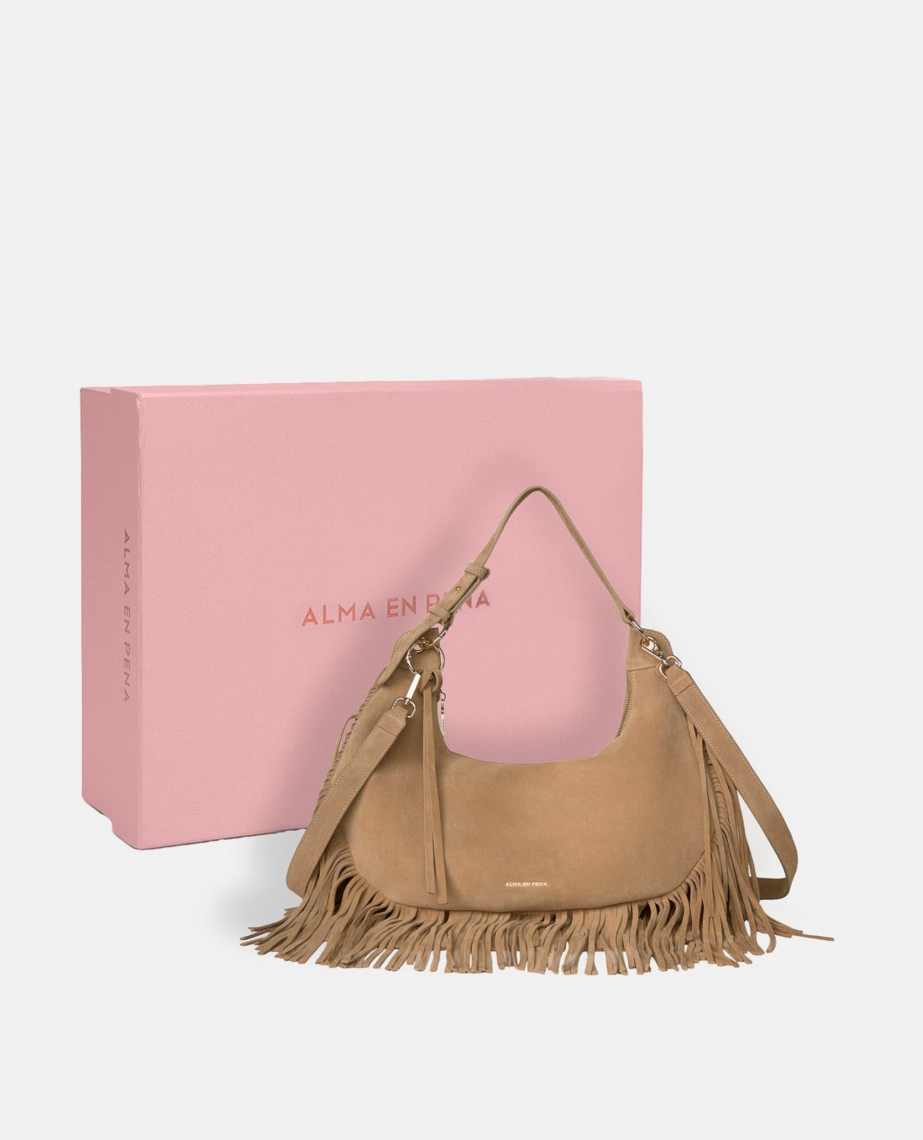 alma-en-pena-fringed-schultertasche-leder-in-arena image 5