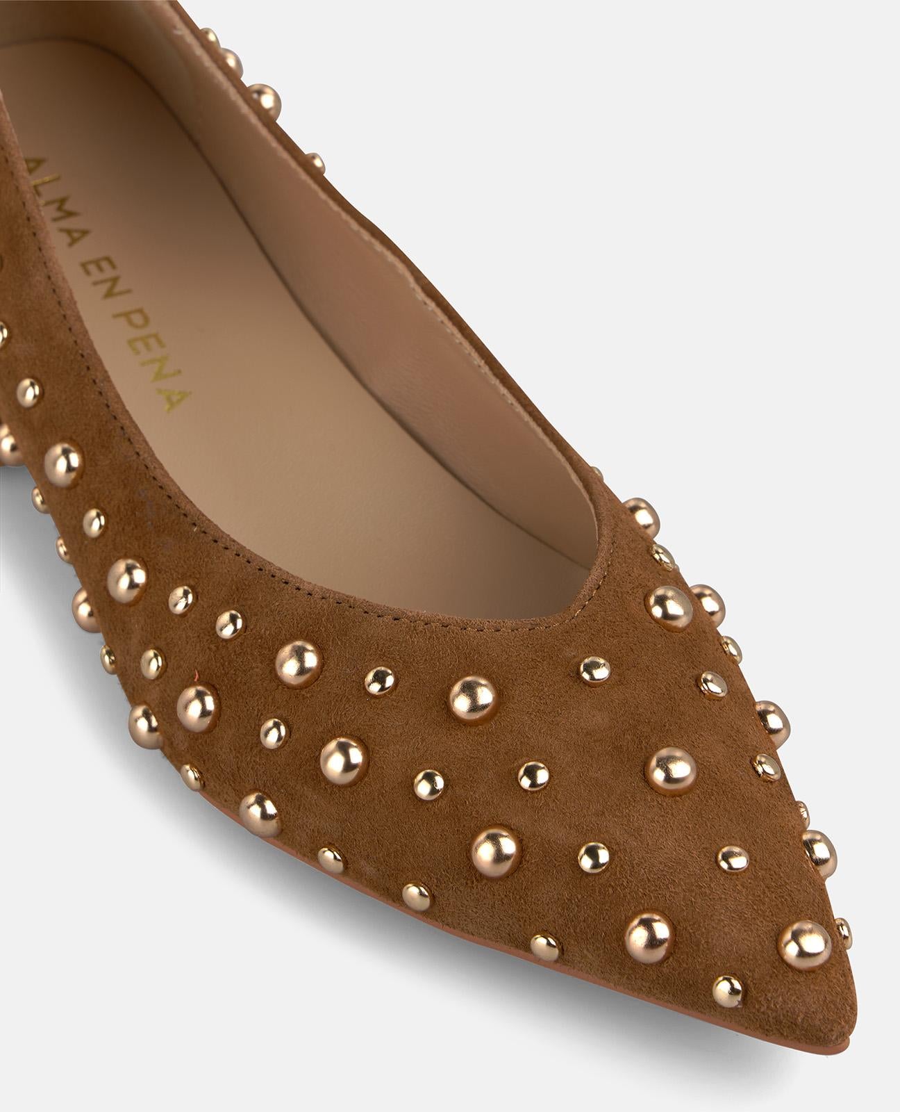 alma-en-pena-leder-pumps-mit-nieten-camel-velours-3-5-cm-blockabsatz image 4