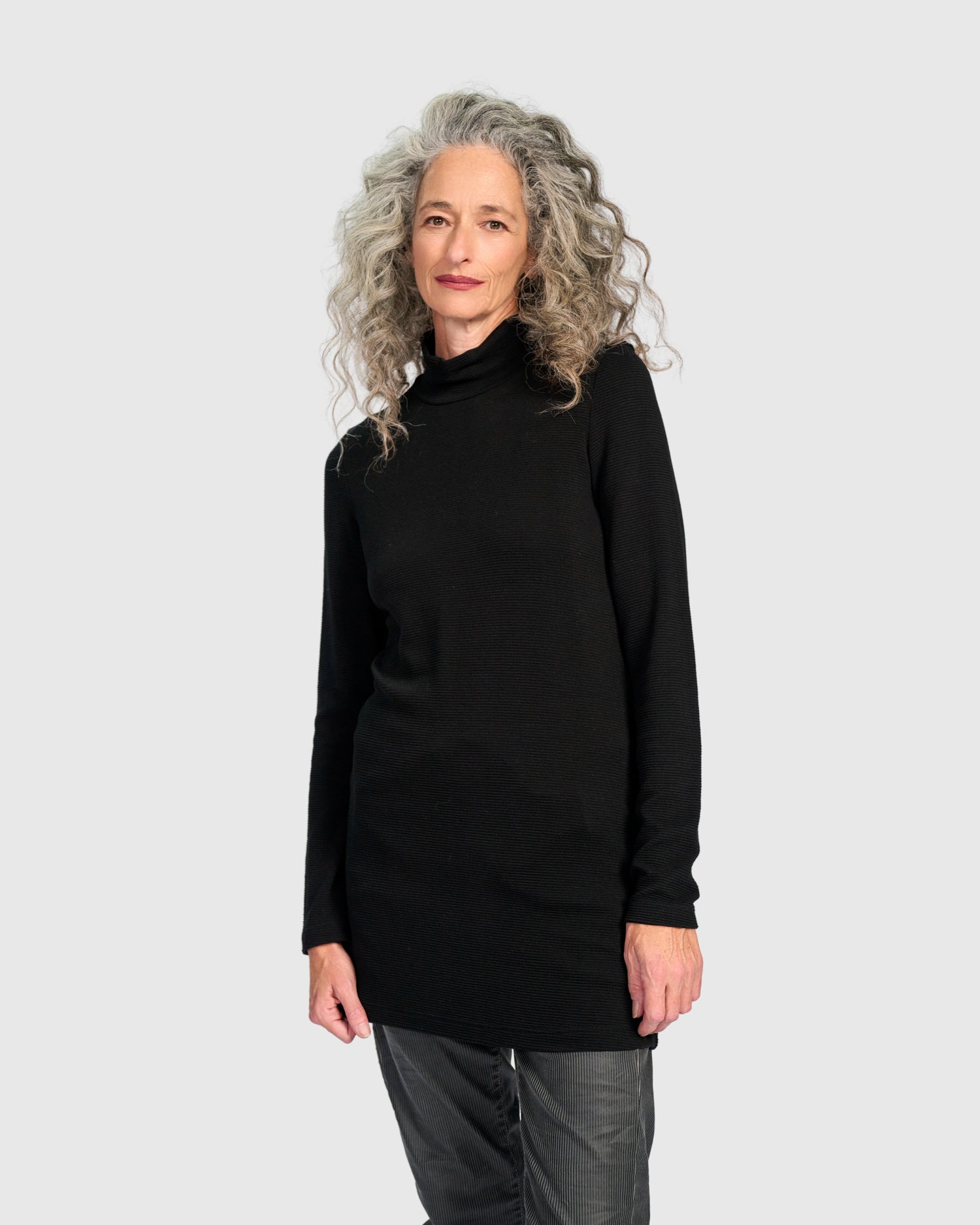alembika-ribbed-turtleneck-tunika-schwarz image 4