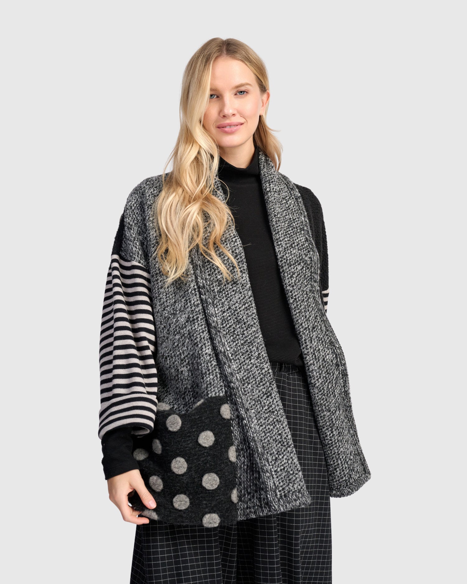 alembika-urban-elsie-cardigan-storm-mix-strickjacke image 7