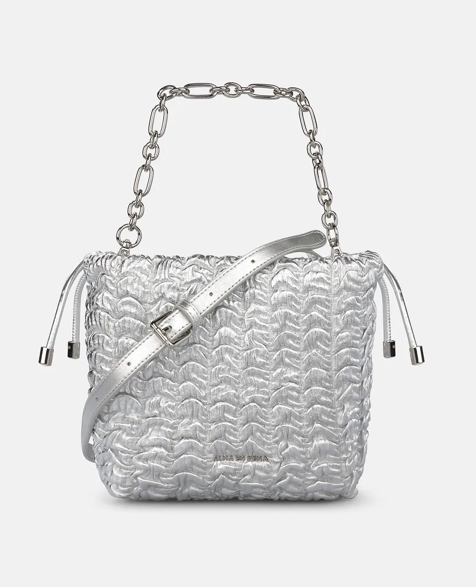 alma-en-pena-beuteltasche-silber-aus-leder-mit-metallkette-zum-umh-ngen image 1